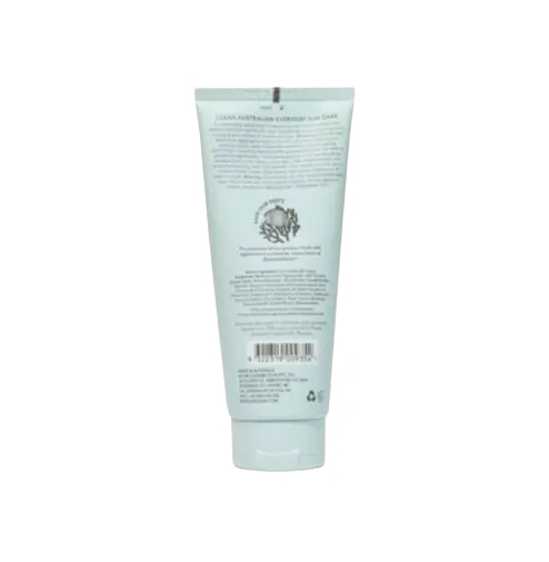 people4ocean p4o mineral sunscreen back of tube with no background