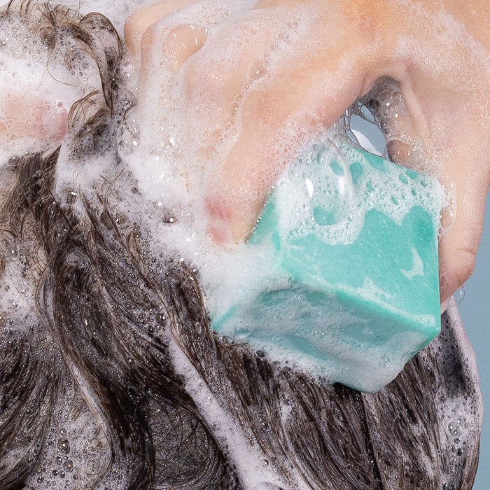 ethique mintasy shampoo bar in use