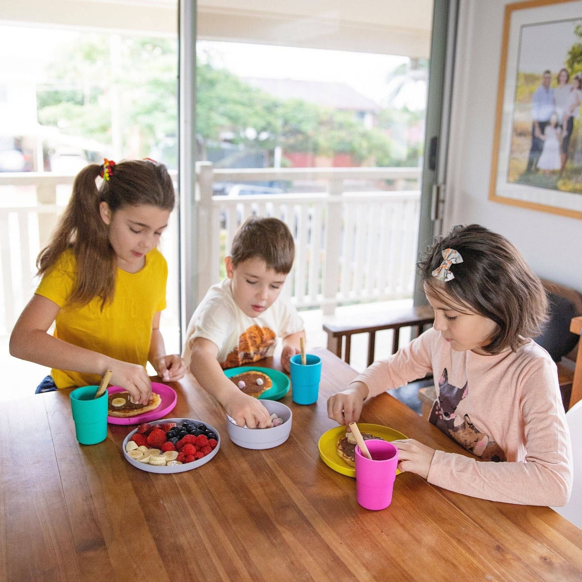 bobo&boo dinnerware in use by kids