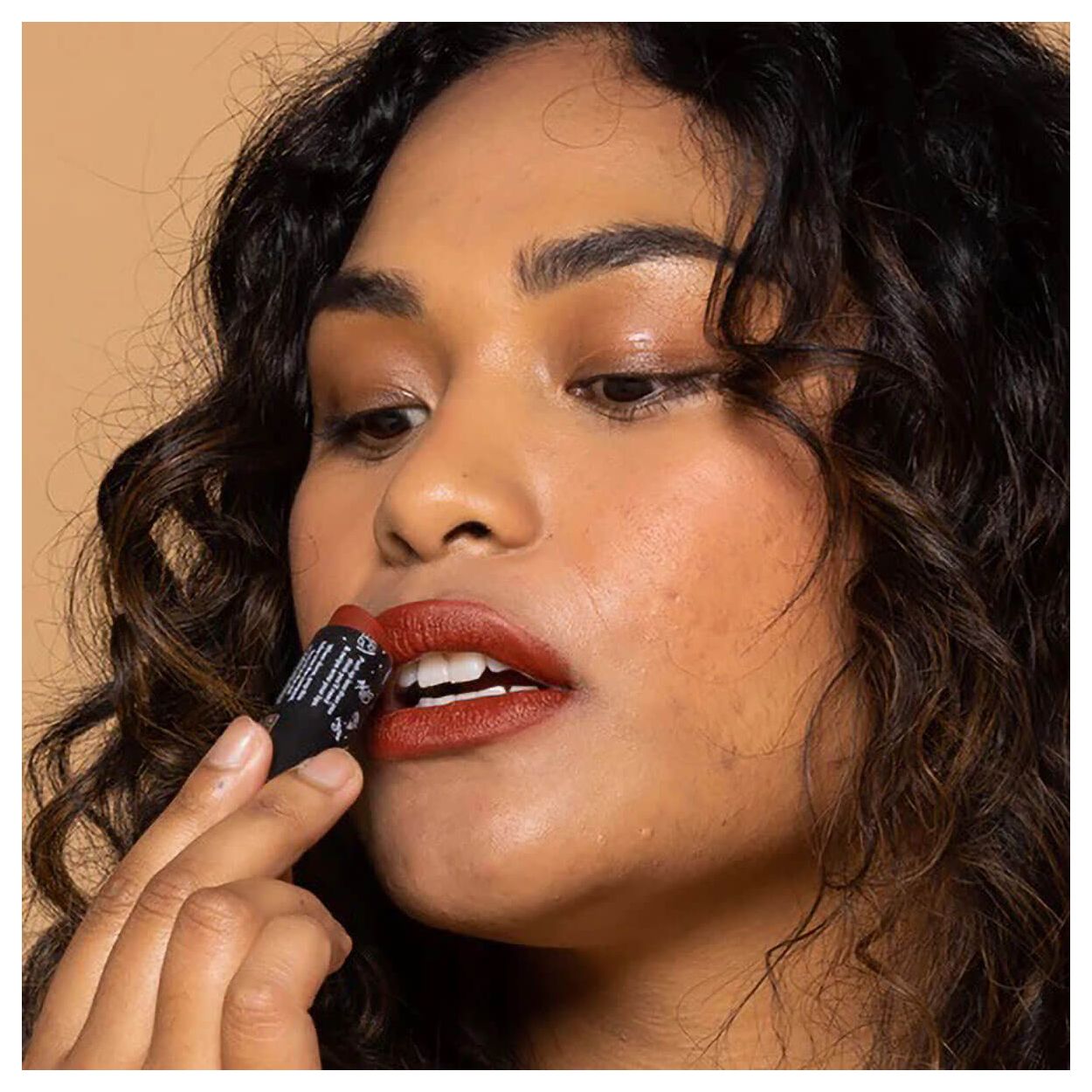 ethique lipstick dahlia styled image